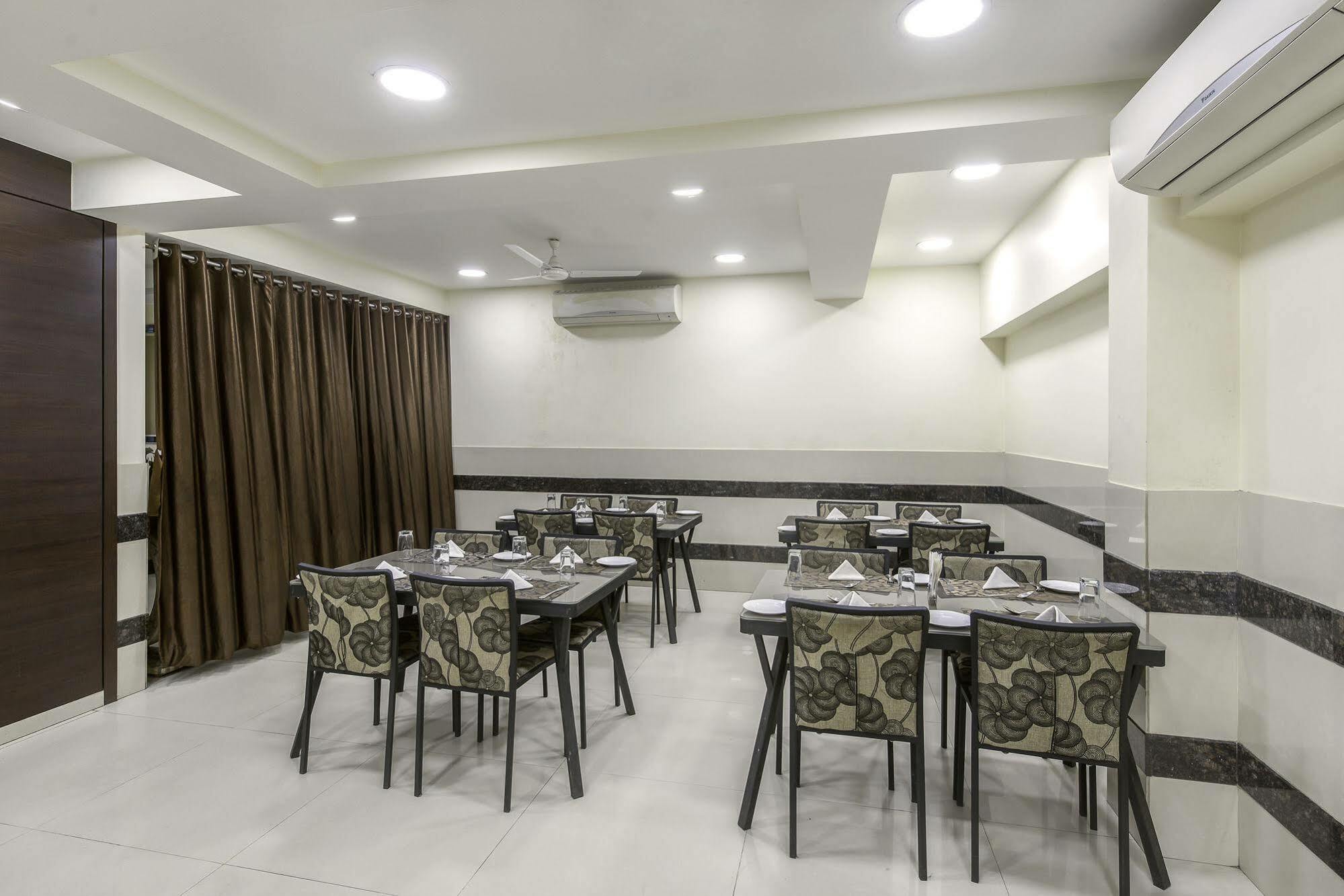 Oyo 16703 Hotel The Platinum Kolkata Eksteriør bilde