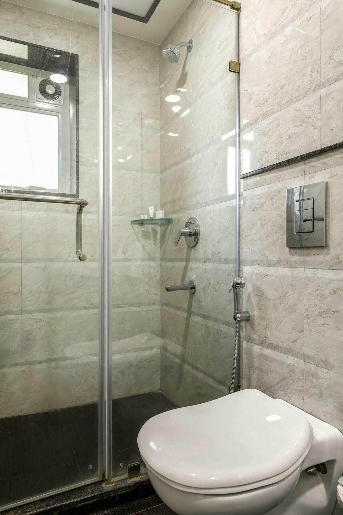 Oyo 16703 Hotel The Platinum Kolkata Eksteriør bilde