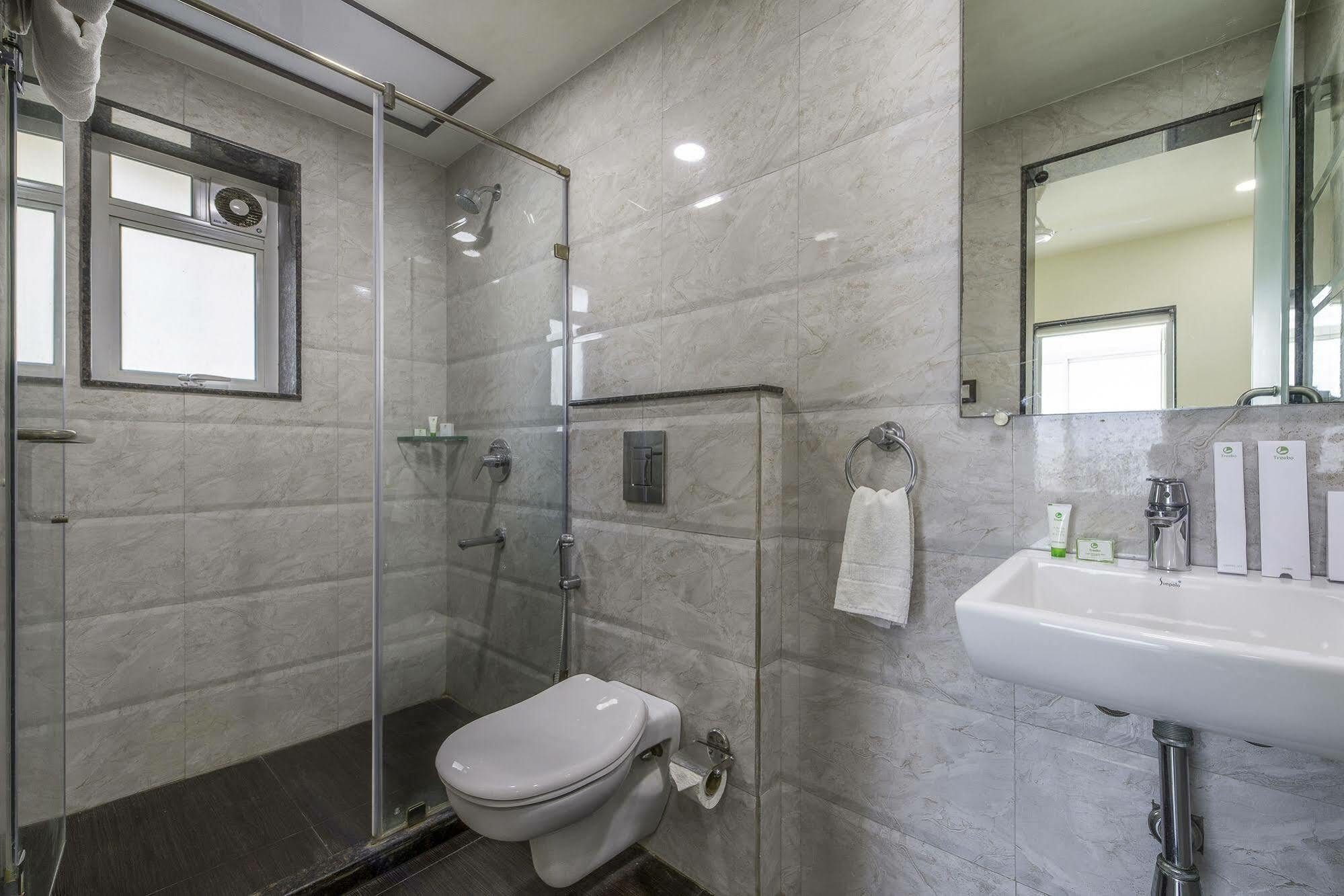 Oyo 16703 Hotel The Platinum Kolkata Eksteriør bilde
