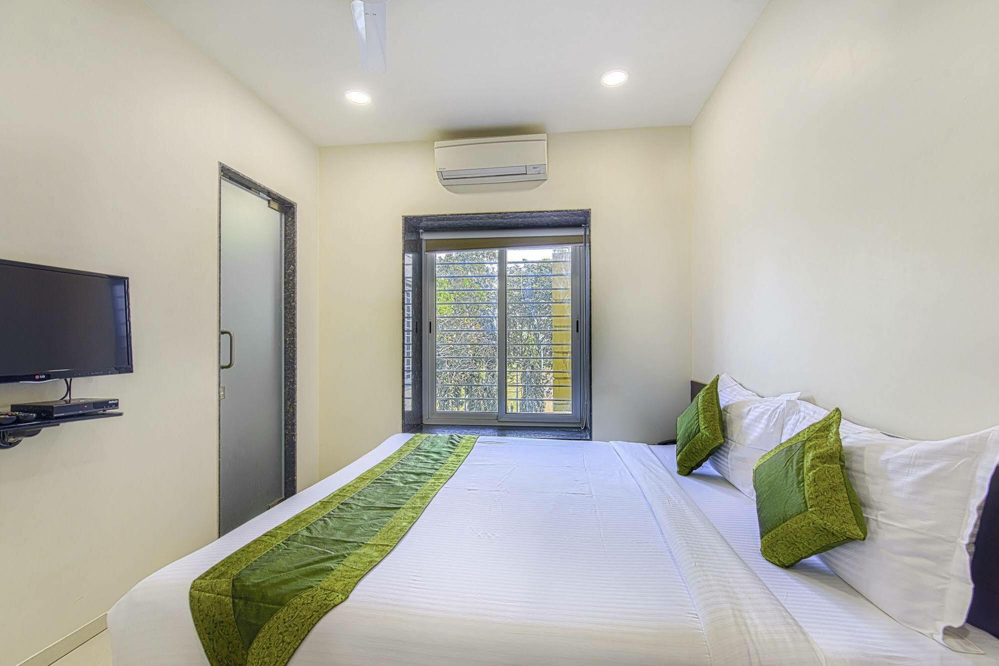 Oyo 16703 Hotel The Platinum Kolkata Eksteriør bilde