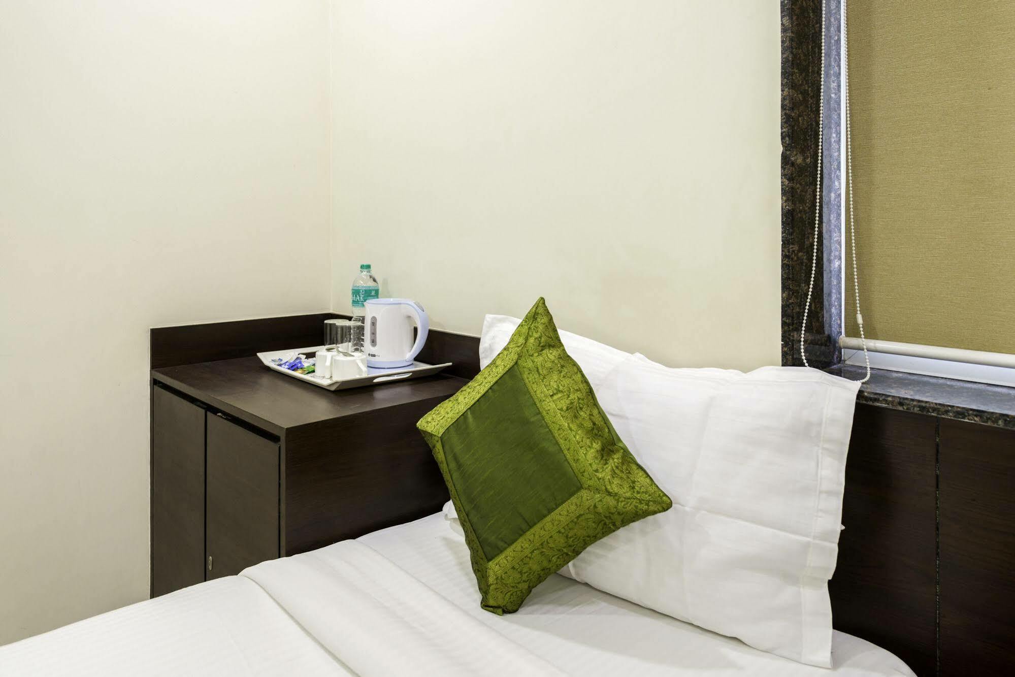 Oyo 16703 Hotel The Platinum Kolkata Eksteriør bilde