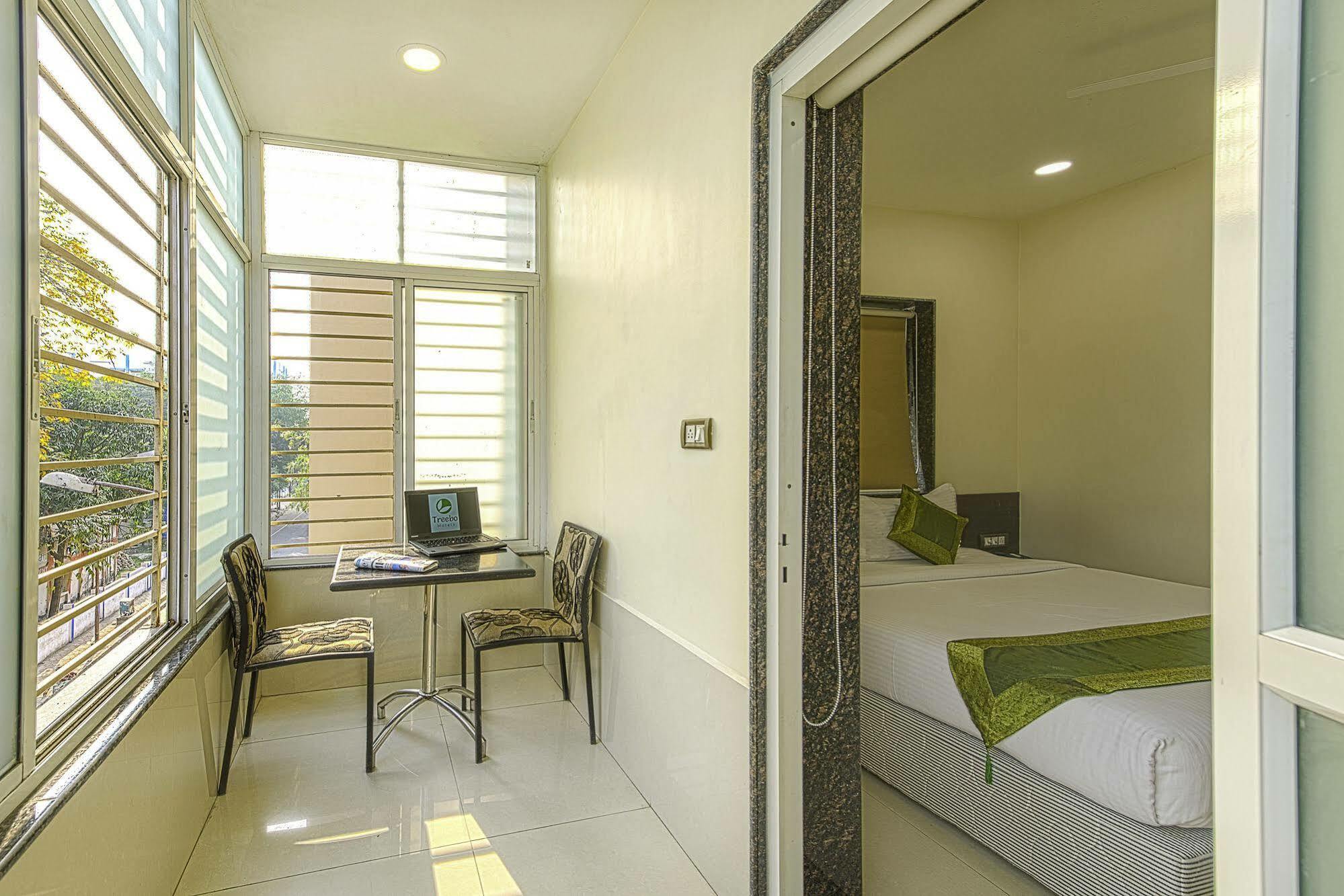 Oyo 16703 Hotel The Platinum Kolkata Eksteriør bilde